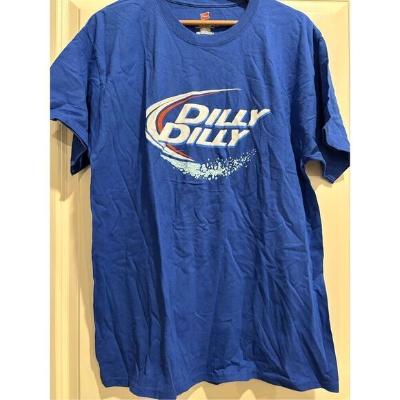 Dilly Dilly Bud Light T-shirt size Large - Picture 1 of 2